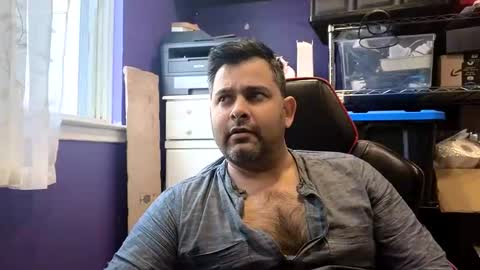 sakhtlaundaz online show from February 3, 9:20 pm