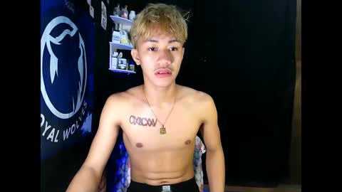 Loy online show from November 17, 6:00 pm