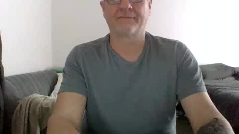 neckdown12 online show from September 27, 10:07 pm