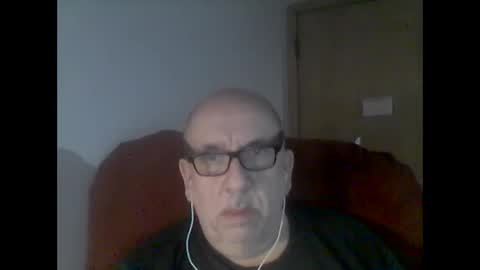 Snapshot of needlesslove chatting on February 17, 12:21 am Tom online show from February 17, 12:21 am