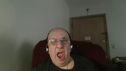 Tom online show from June 14, 9:39 pm