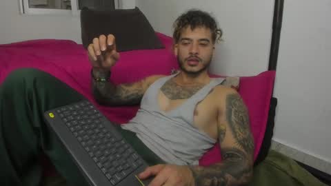 Snapshot of neeii chatting on January 10, 4:44 am Nei turn green online show from January 10, 4:44 am