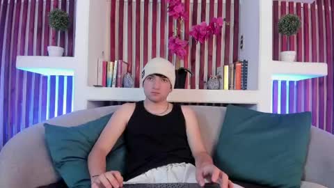 Zarek  online show from May 14, 11:19 am