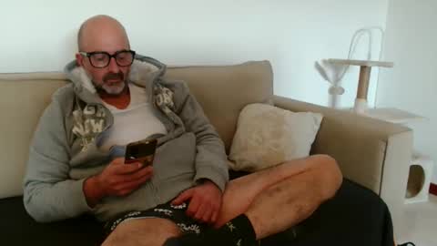 simi online show from November 30, 1:57 pm