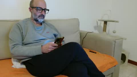 simi online show from January 7, 7:52 pm