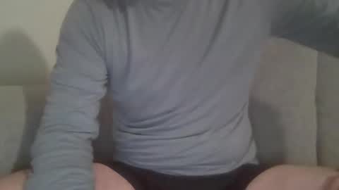 newduser06 online show from February 12, 3:01 am