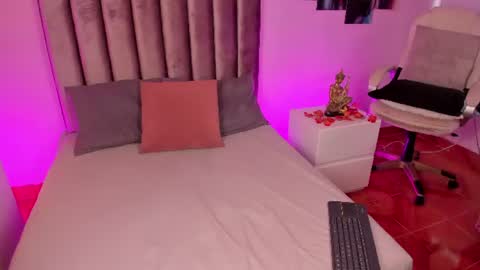 Nico  online show from July 1, 2:18 pm