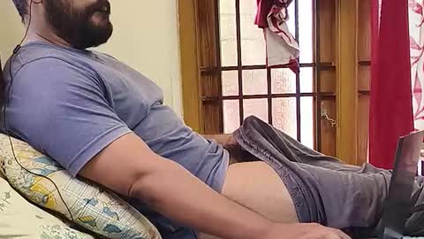 Robin online show from March 2, 9:38 am