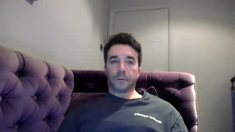 Snapshot of niciboi chatting on March 5, 10:23 pm James online show from March 5, 10:23 pm