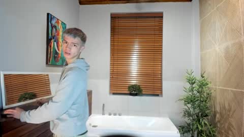 Nick  online show from October 18, 12:10 pm