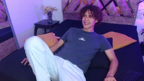 Nickolas Muoz online show from February 1, 2:45 pm