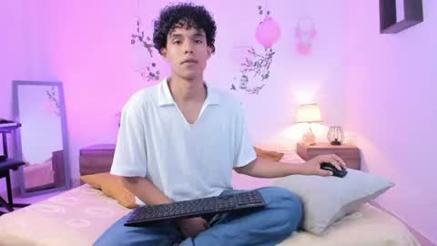 Nickolas Muoz online show from July 19, 6:03 pm