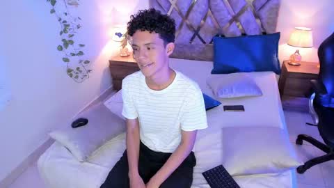Nickolas Muoz online show from October 15, 8:49 pm