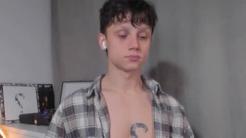 Nicky Neal online show from December 6, 1:40 am