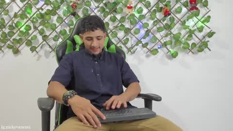 Snapshot of nicky_vance chatting on December 7, 7:54 pm nicky online show from December 7, 7:54 pm