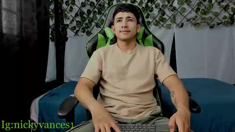 Snapshot of nicky_vance chatting on September 20, 7:25 pm nicky online show from September 20, 7:25 pm