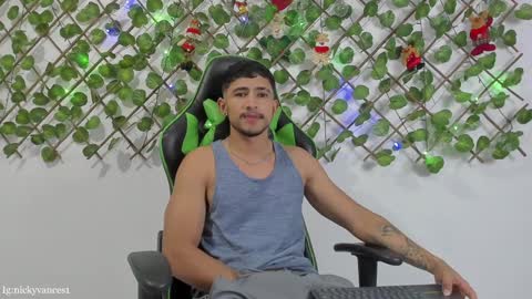 Snapshot of nicky_vance chatting on December 6, 11:14 pm nicky online show from December 6, 11:14 pm