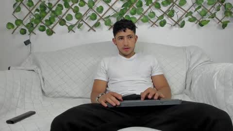 Snapshot of nicky_vance chatting on February 28, 9:12 pm nicky online show from February 28, 9:12 pm