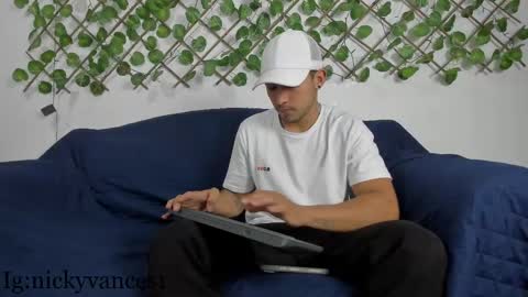 Snapshot of nicky_vance chatting on March 10, 7:18 pm nicky online show from March 10, 7:18 pm