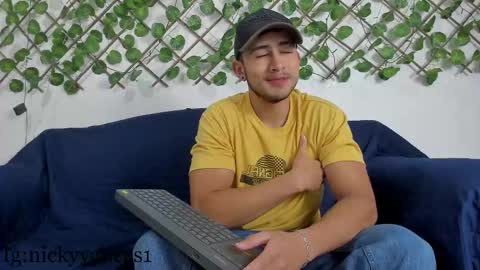 Snapshot of nicky_vance chatting on March 8, 8:02 pm nicky online show from March 8, 8:02 pm