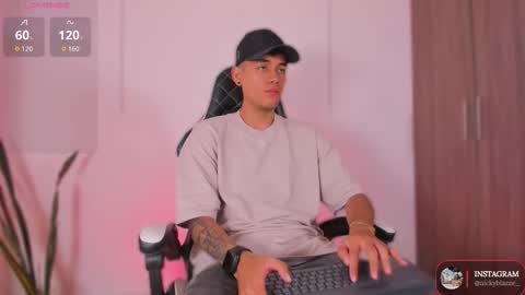 Nicky  online show from November 11, 1:38 pm