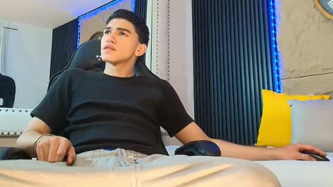 nico_monroet online show from June 2, 9:38 pm