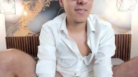 nicolasfine online show from November 4, 6:31 pm