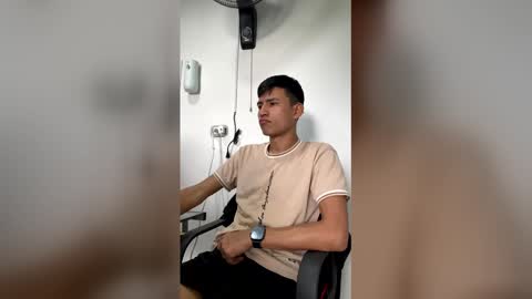 nicolastorres__ online show from February 15, 7:22 pm