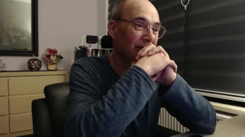 nightkeeper63 online show from October 3, 11:43 pm