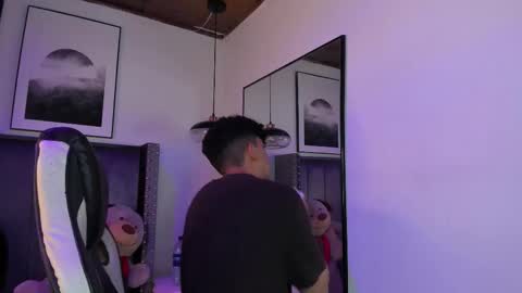 Snapshot of niick_twink chatting on October 16, 8:17 pm niick_twink online show from October 16, 8:17 pm