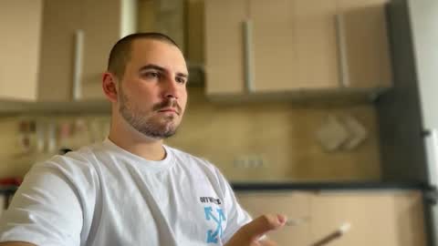 Snapshot of nikbusiness chatting on September 12, 10:59 am Nick online show from September 12, 10:59 am