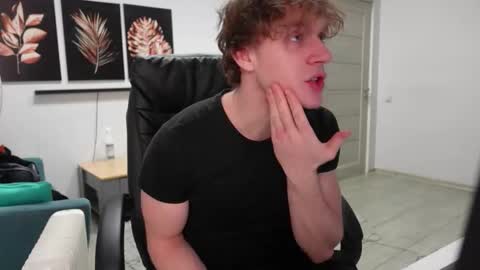 nikki online show from December 19, 8:39 pm