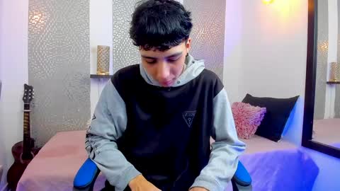 Snapshot of nikolay_gregori chatting on February 6, 3:59 am online show from February 6, 3:59 am