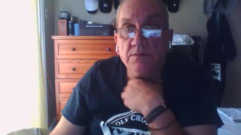 Dennis online show from November 25, 3:36 pm