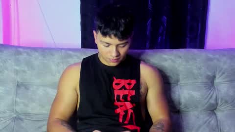 noah_223 online show from December 4, 5:14 am