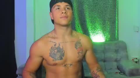 noah_223 online show from November 11, 1:10 am