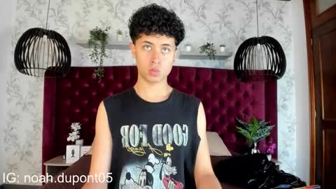 Snapshot of noah_dupont_ chatting on September 18, 9:06 pm noah_dupont_ online show from September 18, 9:06 pm