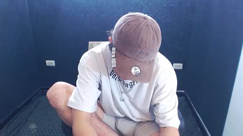 noah_sokolov online show from November 7, 8:34 pm