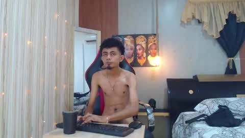 Snapshot of noah_the_kingmaster chatting on October 17, 8:57 pm NOAH online show from October 17, 8:57 pm