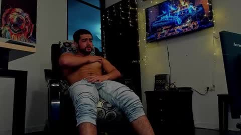 Snapshot of noahbrawn chatting on January 24, 12:41 pm LIAM- noah online show from January 24, 12:41 pm