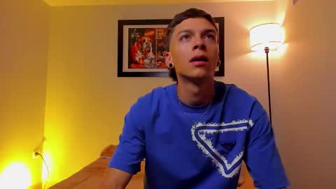 noahh_sky online show from March 13, 11:00 pm