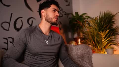 Snapshot of noha_miler chatting on September 8, 11:37 pm kevin online show from September 8, 11:37 pm