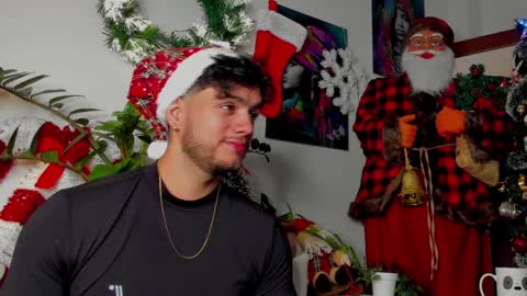 Snapshot of noha_miler chatting on December 6, 8:07 pm kevin online show from December 6, 8:07 pm
