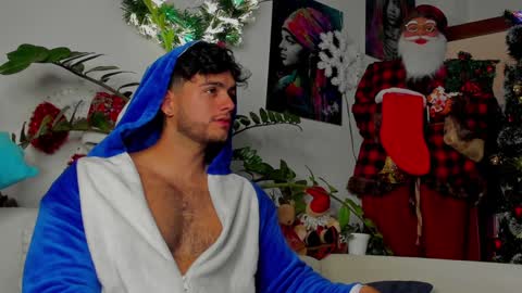 Snapshot of noha_miler chatting on December 15, 7:31 pm kevin online show from December 15, 7:31 pm
