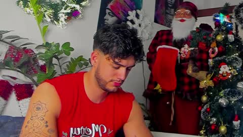 Snapshot of noha_miler chatting on December 19, 12:13 am kevin online show from December 19, 12:13 am
