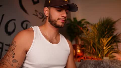 Snapshot of noha_miler chatting on September 11, 11:37 pm kevin online show from September 11, 11:37 pm