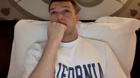 Justin online show from March 3, 2:11 am