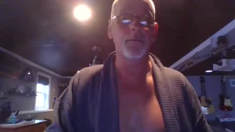Snapshot of nudistguy194549 chatting on December 29, 7:43 pm Nudistguy online show from December 29, 7:43 pm