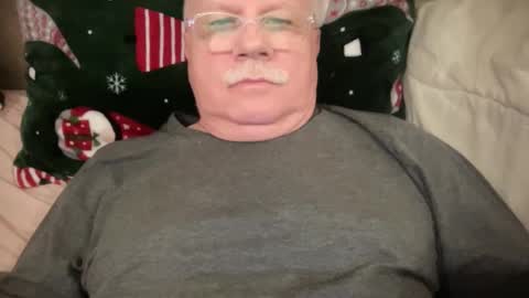 nukiss online show from April 17, 10:01 pm