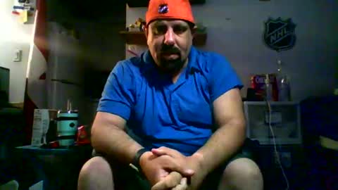 nyisles00 online show from April 18, 1:29 am